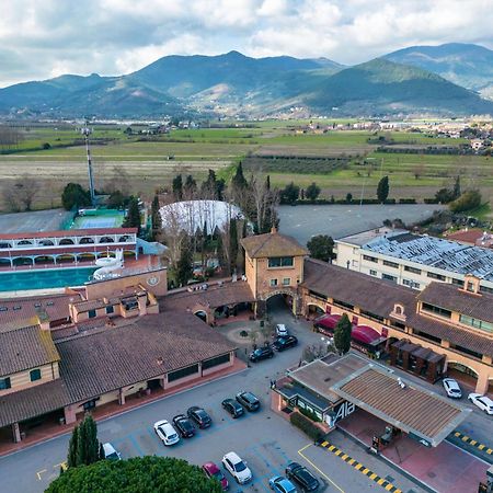 Hotel Boccaccio Calcinaia ภายนอก รูปภาพ