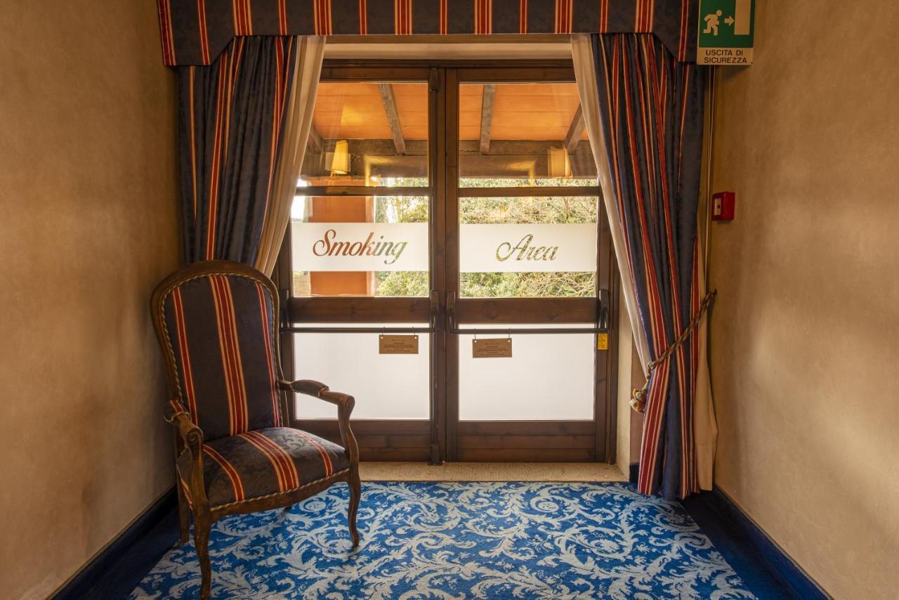 Hotel Boccaccio Calcinaia ภายนอก รูปภาพ