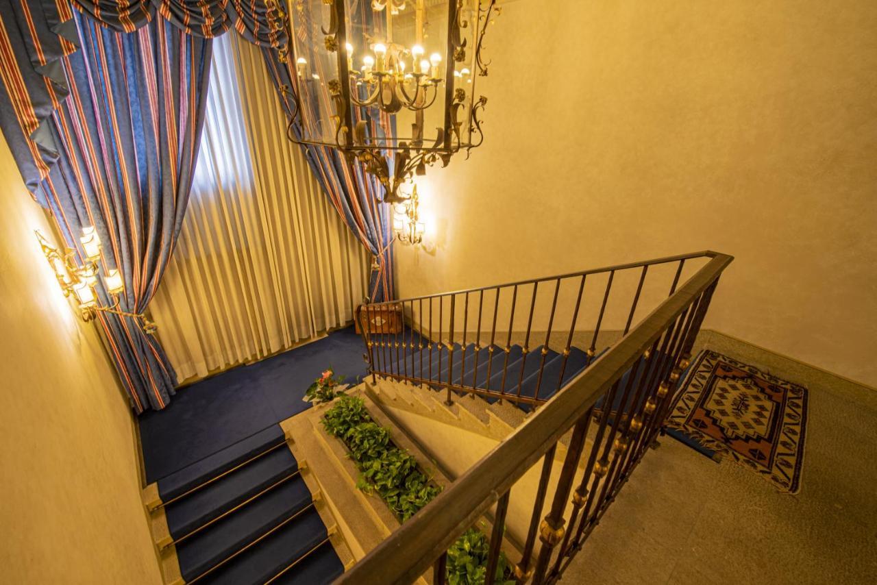 Hotel Boccaccio Calcinaia ภายนอก รูปภาพ