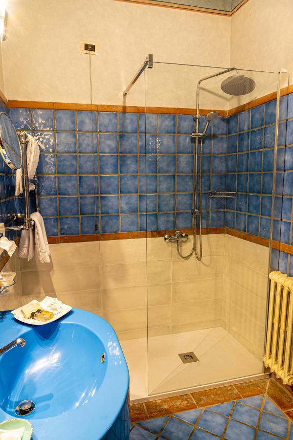 Hotel Boccaccio Calcinaia ภายนอก รูปภาพ