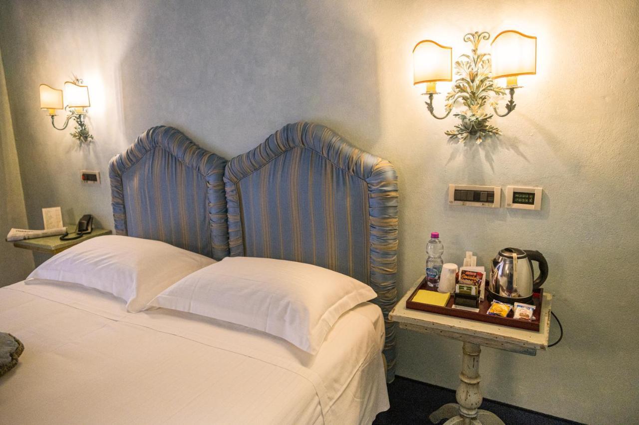 Hotel Boccaccio Calcinaia ภายนอก รูปภาพ