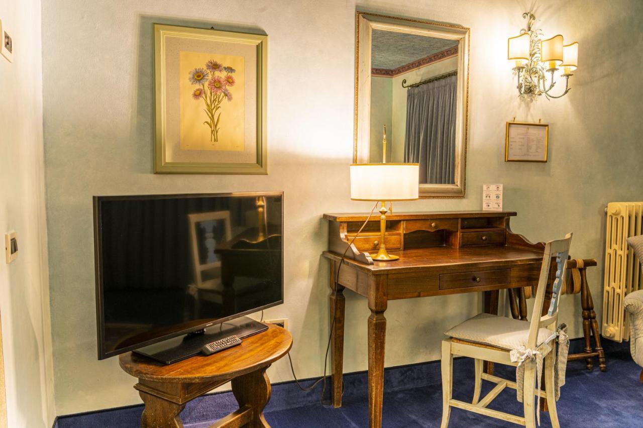 Hotel Boccaccio Calcinaia ภายนอก รูปภาพ