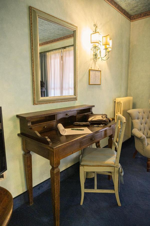 Hotel Boccaccio Calcinaia ภายนอก รูปภาพ