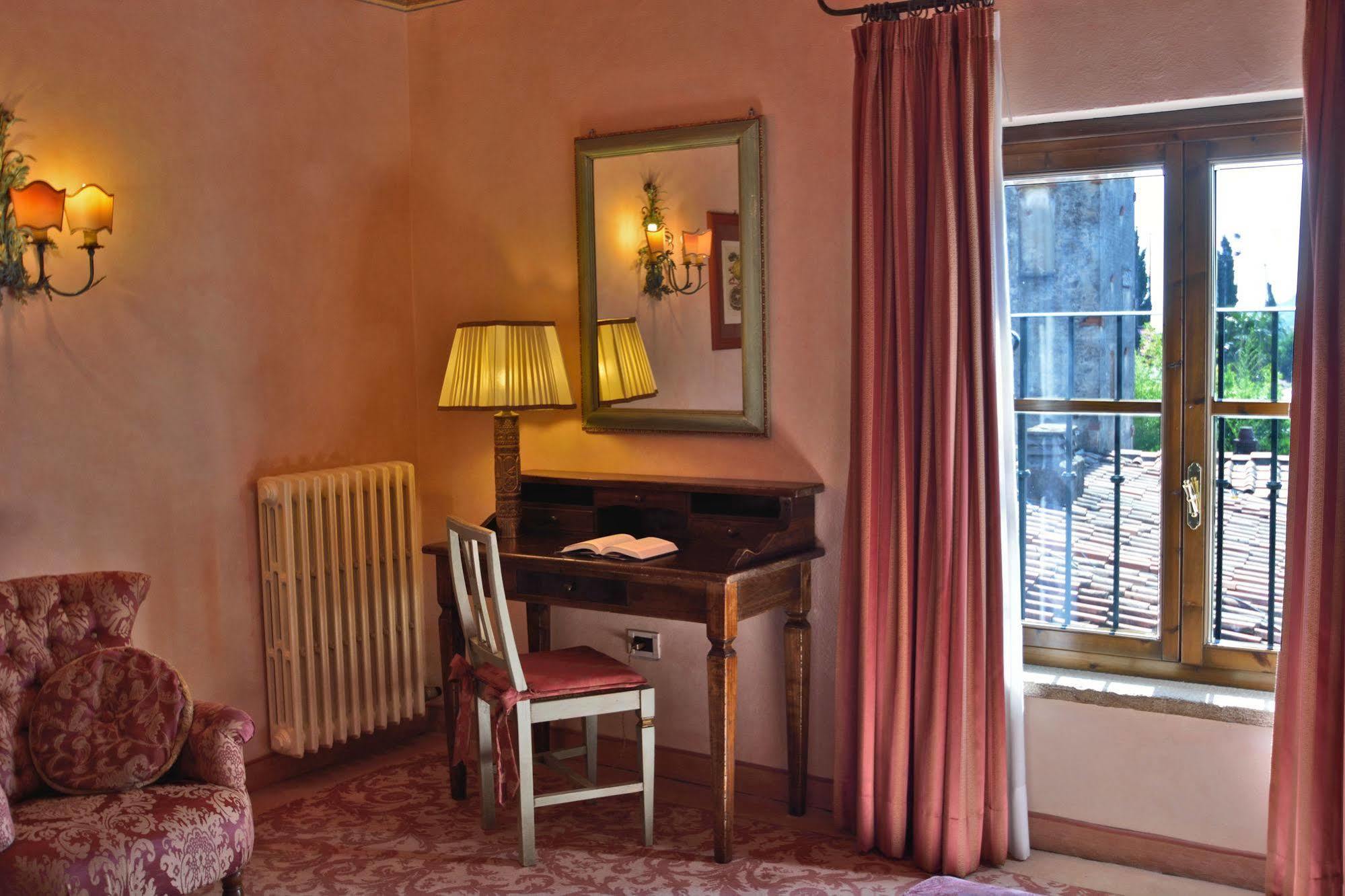 Hotel Boccaccio Calcinaia ภายนอก รูปภาพ