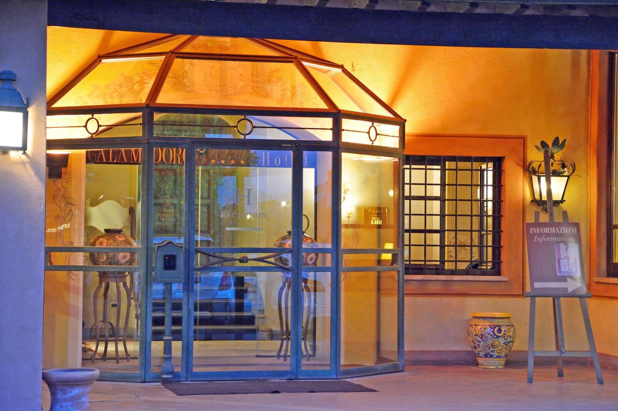 Hotel Boccaccio Calcinaia ภายนอก รูปภาพ