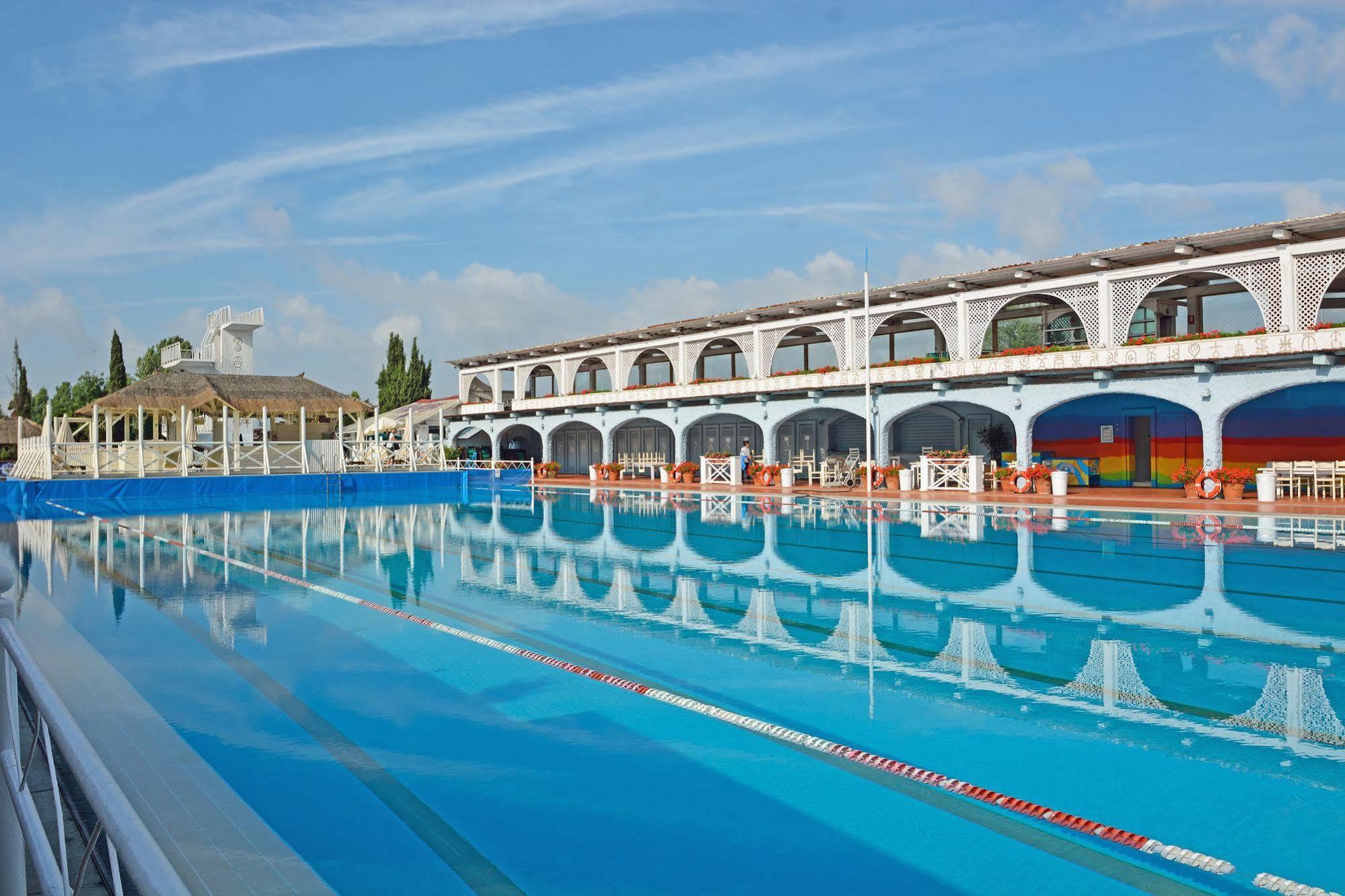 Hotel Boccaccio Calcinaia ภายนอก รูปภาพ